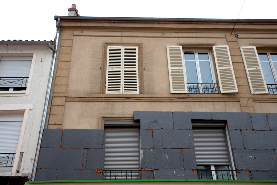 Isolation par l'extérieur sur une façade de maison