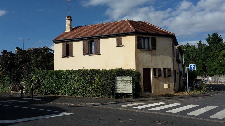 Nettoyage de façade d'une maison au Vaux-le-Penil - après