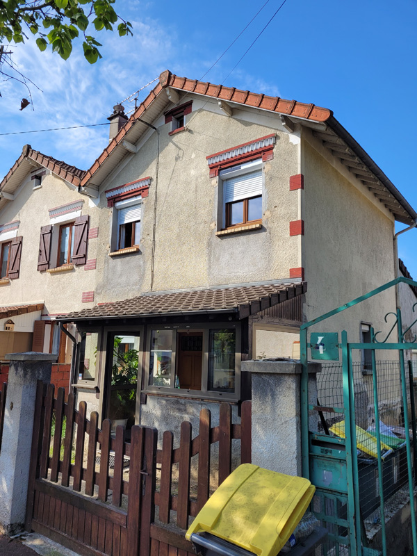 Nettoyage d'une façade de maison - avant